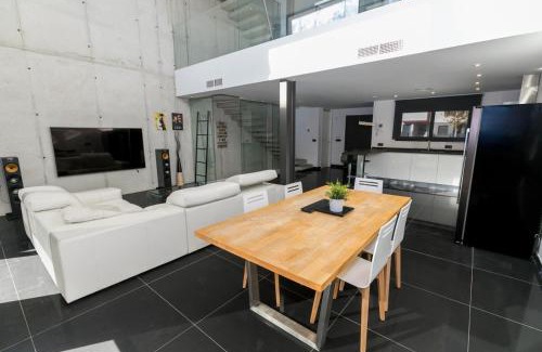 Jaen House | Casa Bulevar - Exclusiva casa muy moderna en zona tranquila