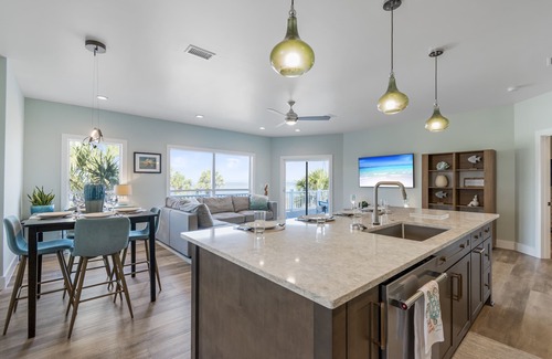 Caribbean Isle House | Casa Caribe-Soundside Private Home w/Pool and Tennis 2 Min from the Beach