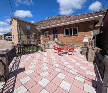 La Pola de Gordon Apartment | Casa Cimalavilla CABORNERA