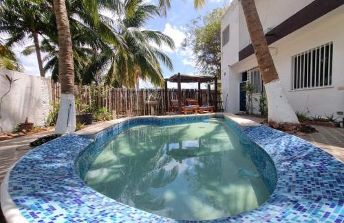 Chuburna Puerto Apartment | Casa Columpios, con alberca a pasos de la playa