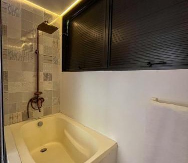 Itaquanduba House | Casa com cachoeira e praia a 50m no Engenho d’Água