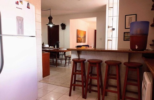 Porto Seguro House | Casa com quatro suítes, piscina e churrasqueira