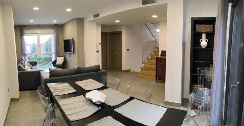 Cervantes House | Casa con jardín, aparcamiento