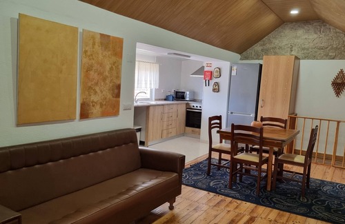 Evora de Alcobaca Cottage | Casa da Ti Alzira - a refuge at the foot of the mountain with a touch of tradition