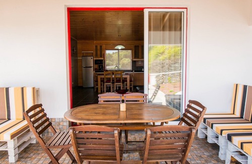 Calheta de Nesquim Apartment | Casa da Vigia 2 bedroom apartment for 4 people in Calheta de Nesquim