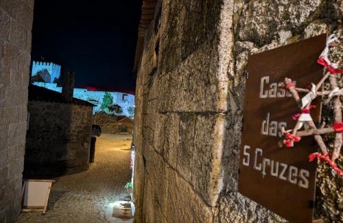 Sortelha House | Casa das 5 Cruzes dentro da muralha