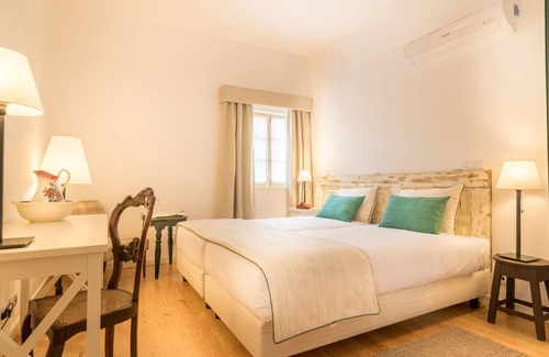 Mira House | Casa De Campo Colmeal