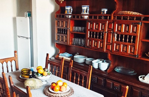 Navas de Oro Cottage | Casa de la Marina - Beautiful house with patio in Navas de Oro