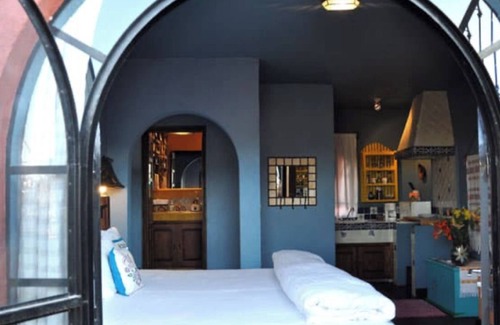 Colonia Azteca Bed & Breakfast | Casa de la Cuesta Bed and Breakfast