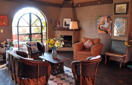 Colonia Azteca Bed & Breakfast | Casa de la Cuesta Bed and Breakfast