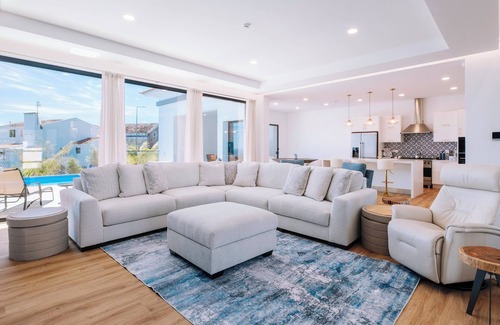 Ponta Garca House | Casa de Maddalone! Luxury Stay!