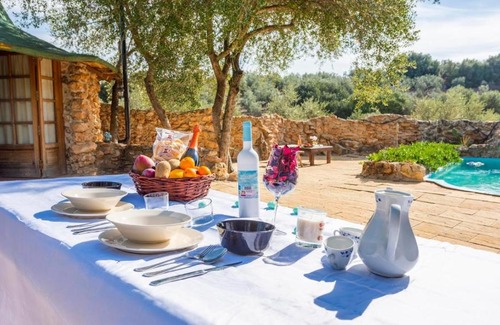 Puente Genil House | Casa de Piedra La Laguna de Tiscar Puente Genil by Ruralidays