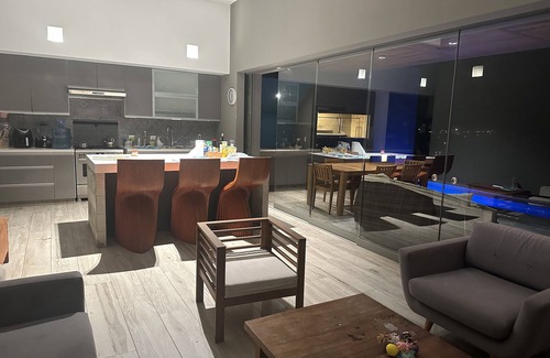 Villa El Salvador Resort | Casa de Playa Frente al Mar - Playa Privada