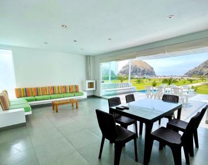 Asia House | Casa de Playa frente al mar en Chocalla, Asia