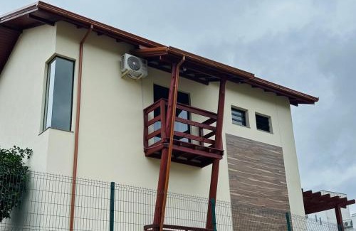 Gamboa House | Casa de Praia Completa 2min a pé da praia da Gamboa Garopaba