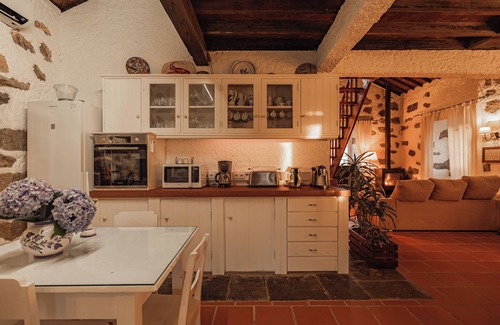 Ponta Delgada House | Casa de Pilatos - Country house Azores with stunning sea views