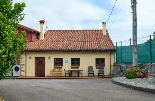 Distrito Rural Este House | Casa de pueblo adosada, en la zona rural de Gijón.
