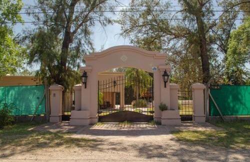 Santiago del Estero House | Casa de vacaciones con piscina y espacio recreativo