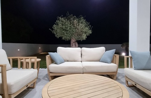 Jursici Villa | Casa del sol - Green Oasis, Only 15 min From the sea