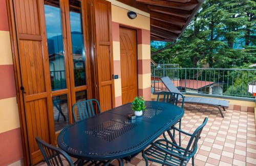 Paratico Apartment | Casa di Argo Vista Lago