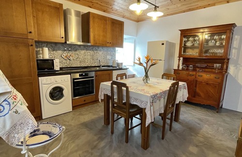 Praia da Vitoria Cottage | Casa do Avô José Alves (T3), Country House - Rural Tourism