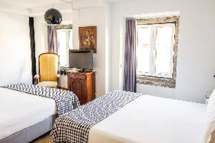 Misericordia House | Casa do Patio by Shiadu