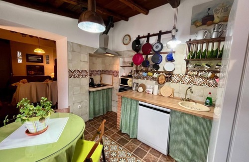 Fuenteheridos House | Casa Dolores "The hairdresser".