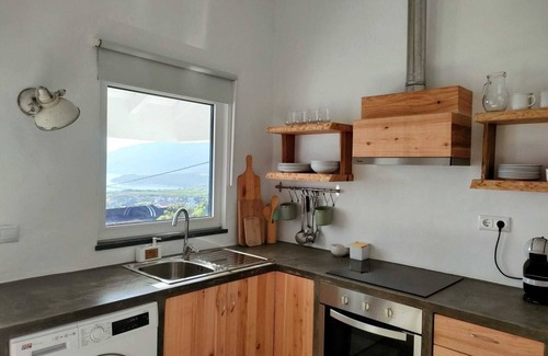 Prainha House | Casa dos Castanheiros - The White Cottage