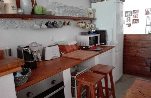 Almeirim Cottage | CASA DOS CASEIROS t2 House set in a forested agricultural property