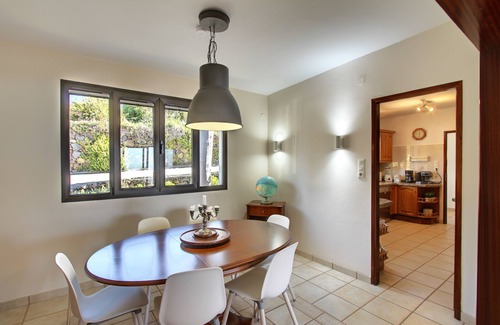 Tajuya House | Casa Dos Dragos holiday home with pool and sea view