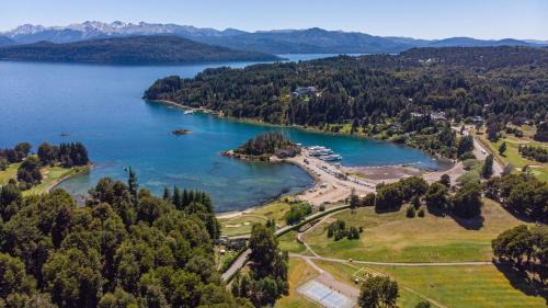 Llao Llao Ski Chalet | Casa en Llao Llao con vista al lago y campo de golf