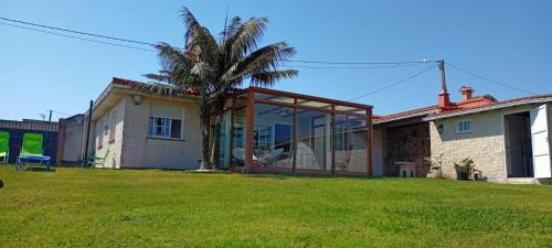 Razo da Costa House | CASA EN PLAYA DE RAZO CON JARDIN Y VISTAS AL MAR