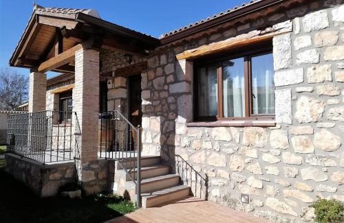 Campo de San Pedro House | Casa Entre Hoces10-12paxJardín y barbacoa