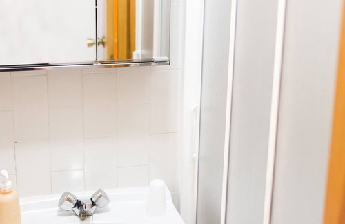 Miraflores de la Sierra Bed & Breakfast | Casa espiritualidad Ana mogas