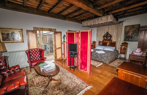 Sober House | Casa Grande de Rosende