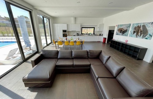 Caldas da Rainha Villa | Casa Iroko: Modern villa, private pool, 4 bedrooms, landscape garden, quiet area