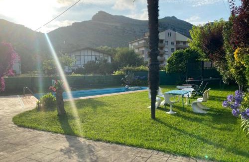 Castro Urdiales House | Casa la Choza, con piscina en la playa de Oriñón