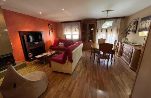 Villastar House | Casa La Parra en Teruel