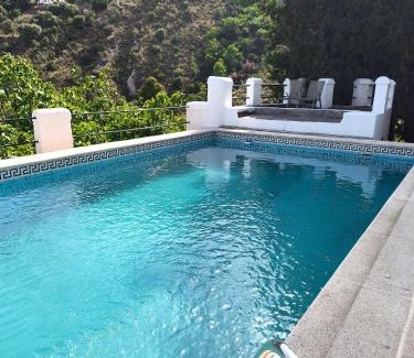 Carataunas Ski Chalet | Casa Limón - Alpujarras