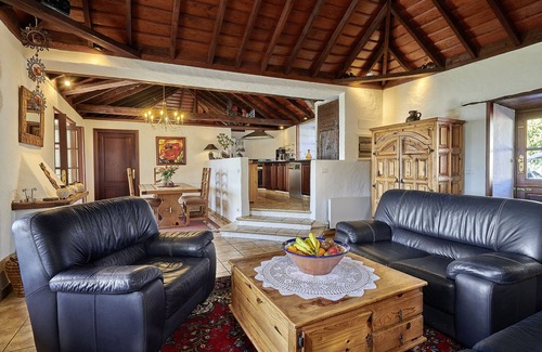 Los Llanos House | Casa Los Suenos cozy country house with sea and mountain views