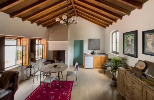 Curia House | Casa Luis Pato