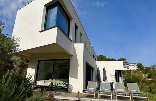 Vico House | Casa Mare Monti contemporary villa, very beautiful sea and mountain views near the sea