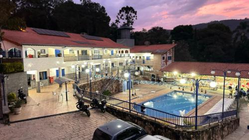 Amparo House | Casa para 8 Pessoas em Amparo