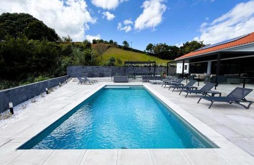 Ponta Delgada Villa | Casa Pura Vida