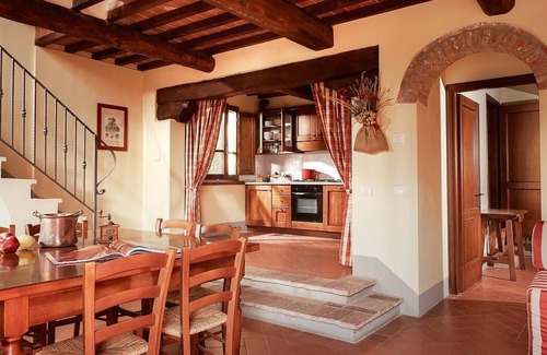 Gambassi Terme House | Casa Ramisia B: A characteristic and welcoming two-story apartment surrounded by a wonderful park, with Free WI-FI.