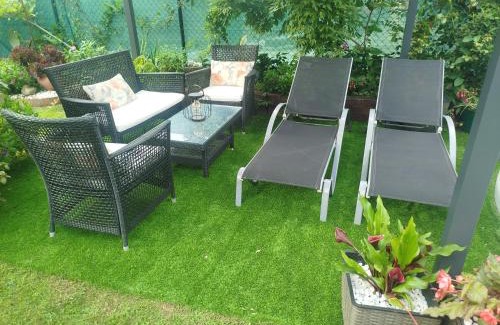 Marron House | Casa roja