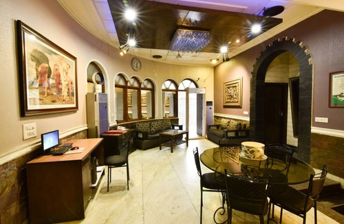 Chittaranjan Hotel | Casa Royal