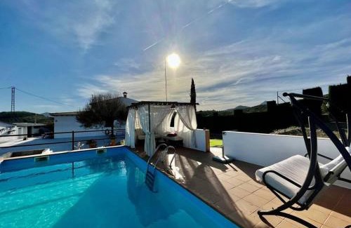 Castillo de Locubin House | Casa Rural Alfavila