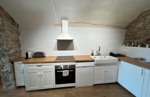 Llorac Cottage | Casa Rural con Jardín, Increibles Vistas, Piscina, Bbq, 5hab. con 5 Baños