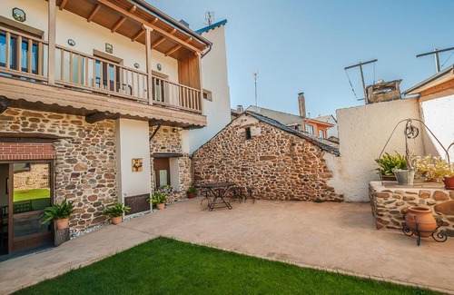 Columbrianos House | Casa Rural El Almendro De Maria